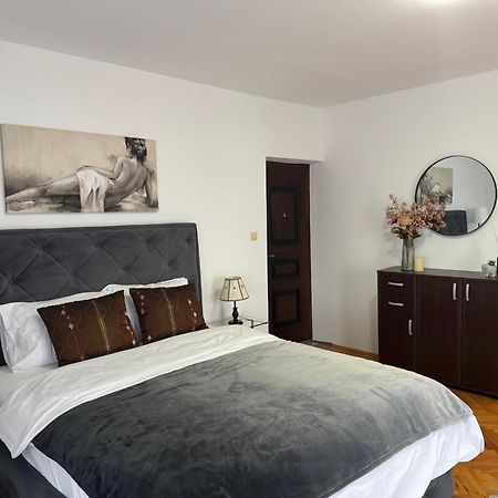 Apartmani Breze พอดโกริกา ภายนอก รูปภาพ