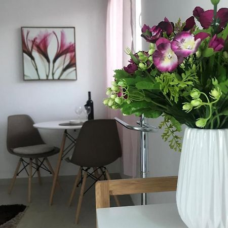 Apartmani Breze พอดโกริกา ภายนอก รูปภาพ