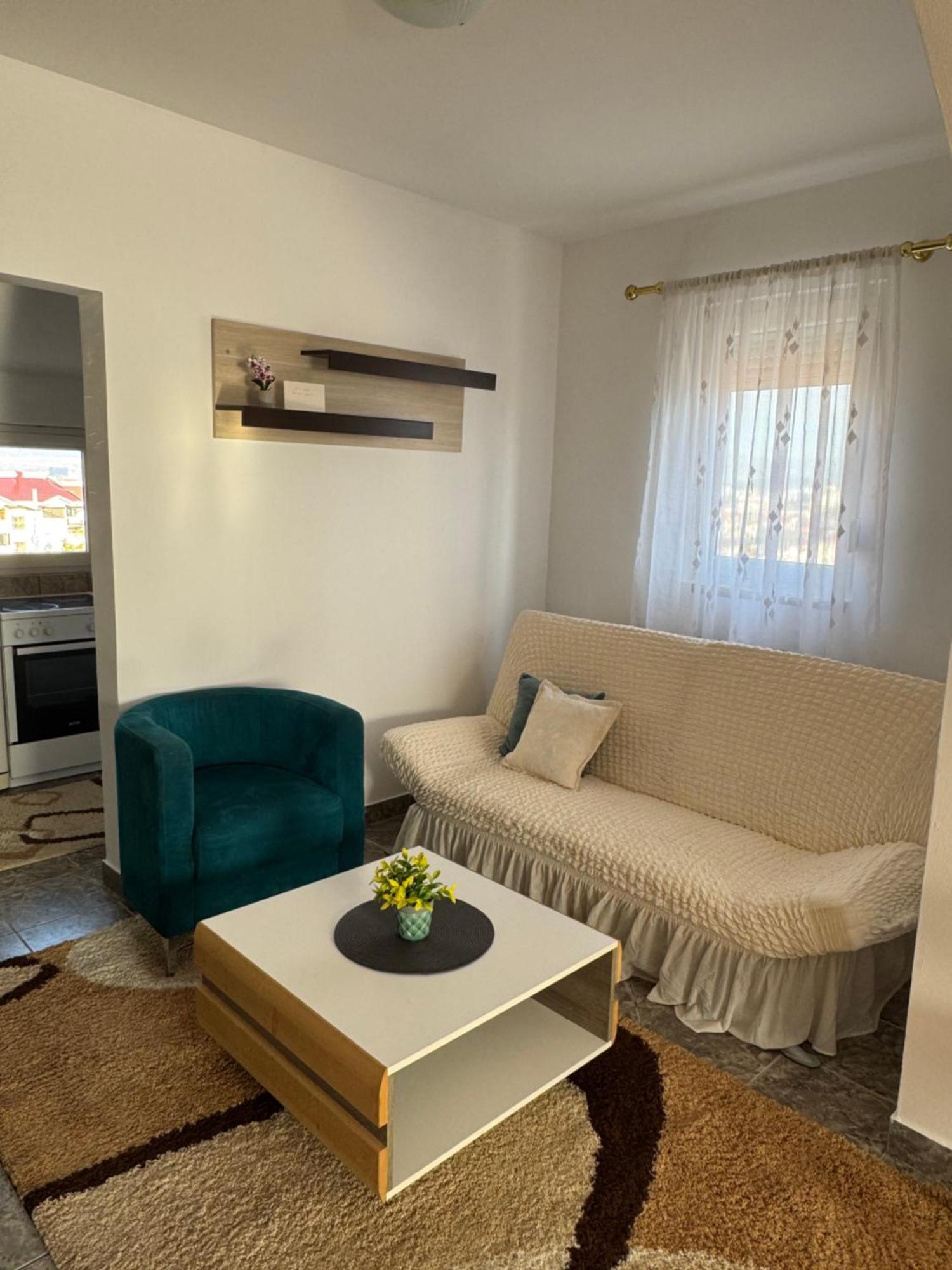 Apartmani Breze พอดโกริกา ภายนอก รูปภาพ
