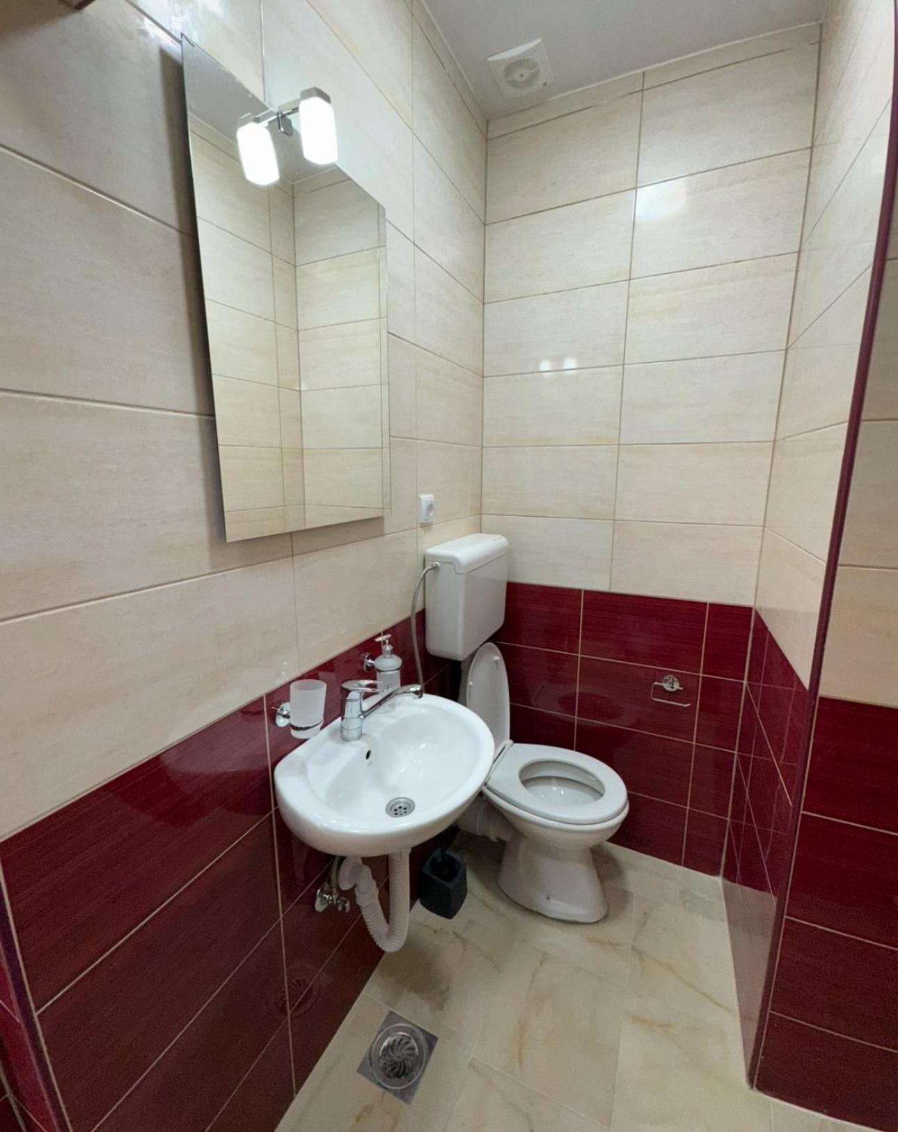 Apartmani Breze พอดโกริกา ภายนอก รูปภาพ