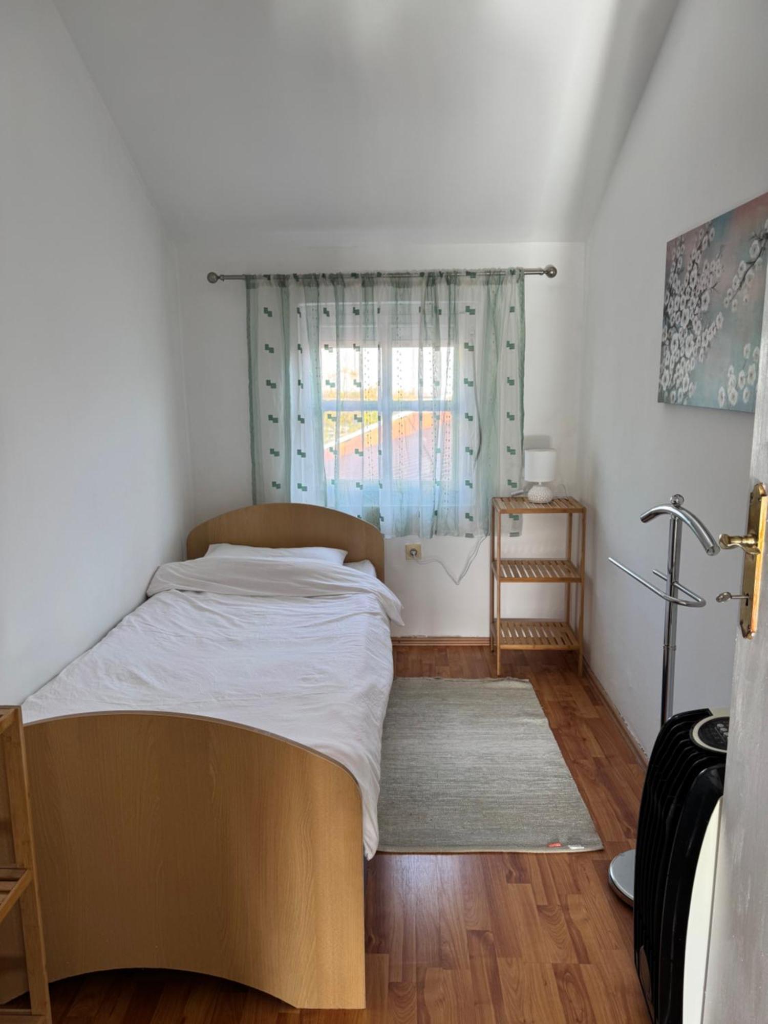 Apartmani Breze พอดโกริกา ภายนอก รูปภาพ